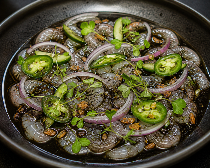 Aguachile de camarón con cebolla morada y serrano — Chef Franko